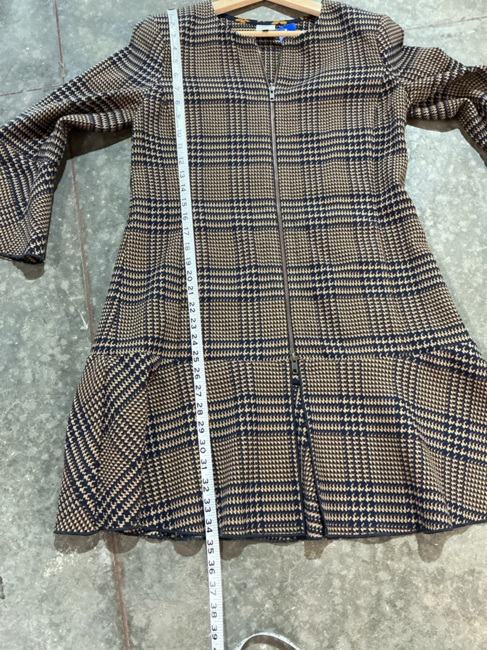Cabi Houndstooth Plaid Zip Peplum Jacket Small Bell Sleeve - Picture 8 of 8